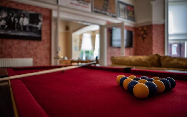 Raincliffe Hotel