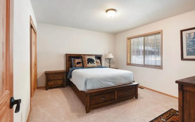 Quaking Cabin Gas BBQ & Amenities Access!