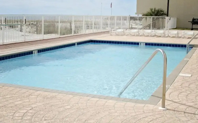 Tropical Winds Unit 701