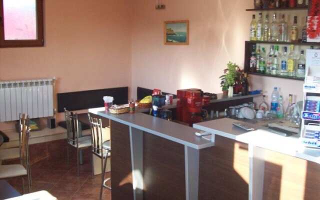 Guest House Dinev