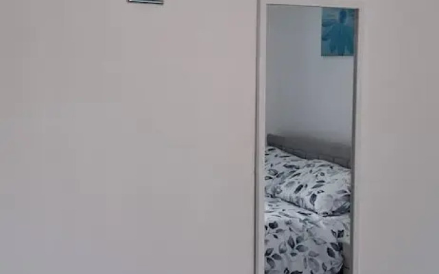 Spacious 3 Bed 2 Baths Free Wifi Central Location