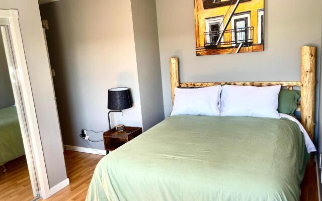Top Floor Riverfront Condo with Stellar Sunsets!