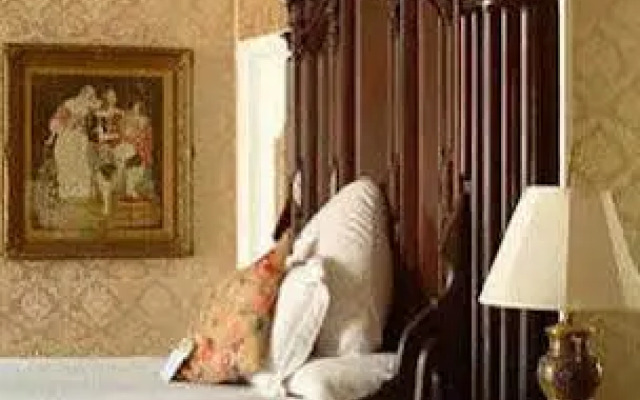 Waverley Inn