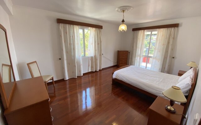 Classic Tranquil Madeiran 4-bedroom Villa Funchal