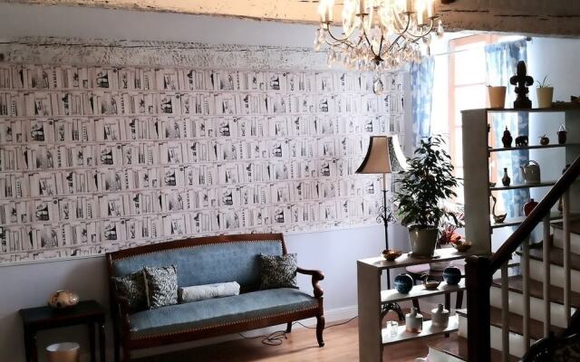 Maison de Textile Apartment