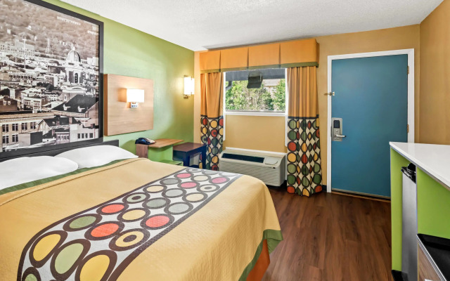 Super 8 by Wyndham Cincinnati/Springdale OH