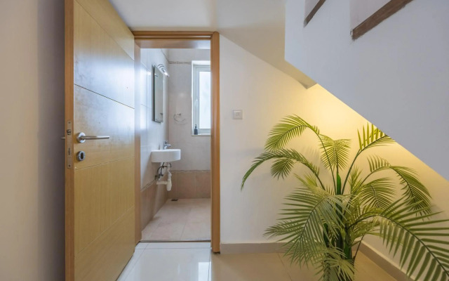 Hard to come by - modern & huge house in Sliema