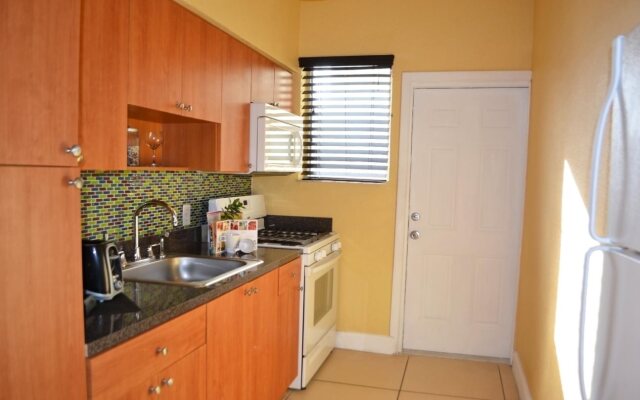 Beachside Apartment Hotel