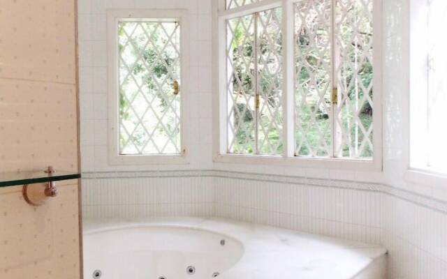 Casa Yvitú Blue Bird Hotel