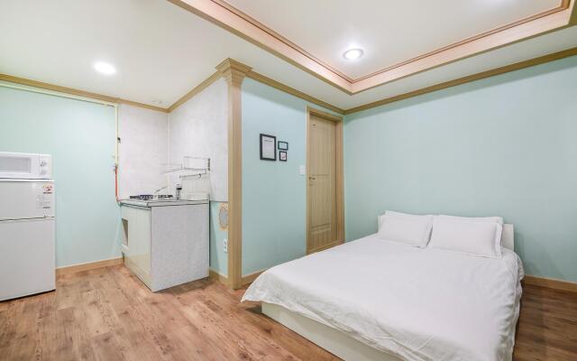Sokcho Dderak Pension