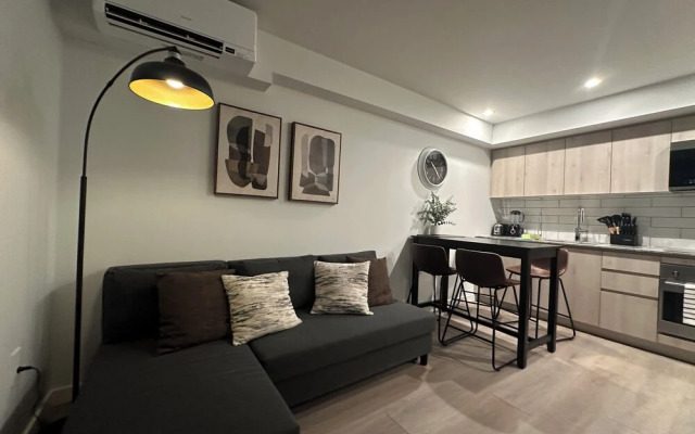 Silverstone Downtown Long-Term stay