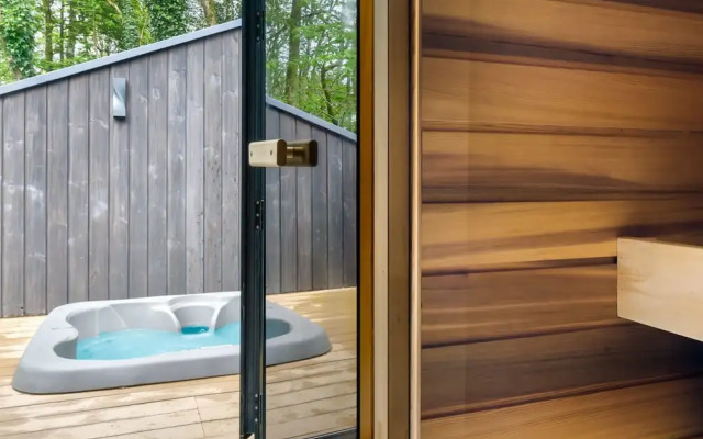 Fawns Keep - Hot Tub and Sauna Retreat