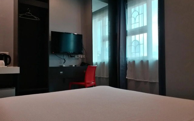 Leez Inn Malate