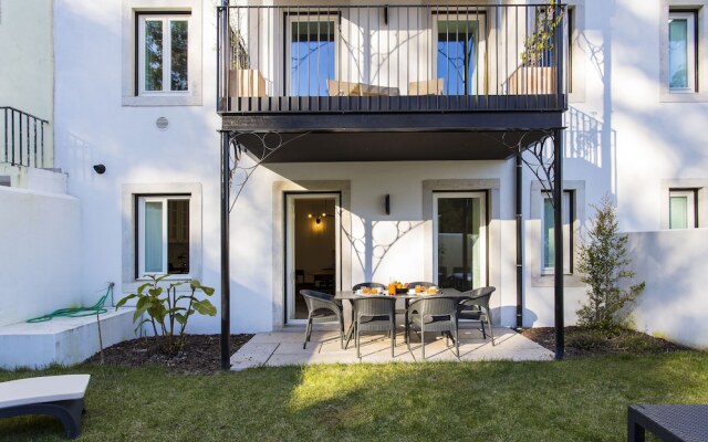 JOIVY Stunning 2BR Apt w/garden, by the Avenida subway & Botanical Garden of Lisbon