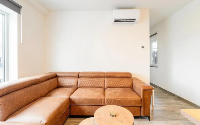 Inviting Apartment With Terrace