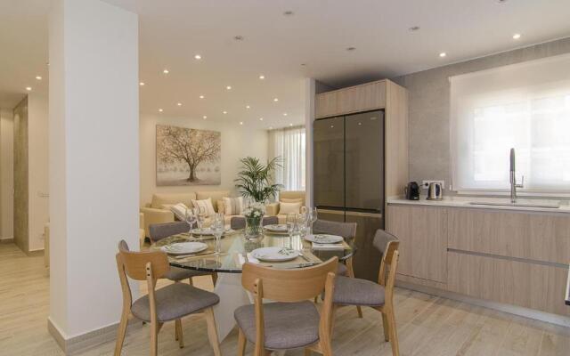 Sitges Spaces Oasis Suites- 4 Bedroom, 4 Ensuite Bathrooms, Terrace, Pool, Sitges Centre