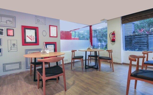 OYO 17209 SilverKey Malikarjuna Residency Gachibowli