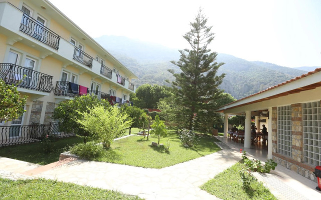Mavruka Hotel