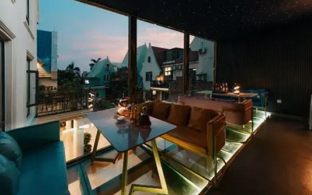 Deluxe Villa Boutique Hostel