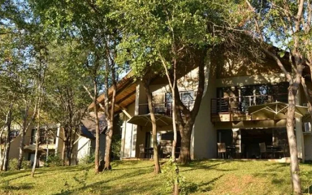 Victoria Falls Safari Suites