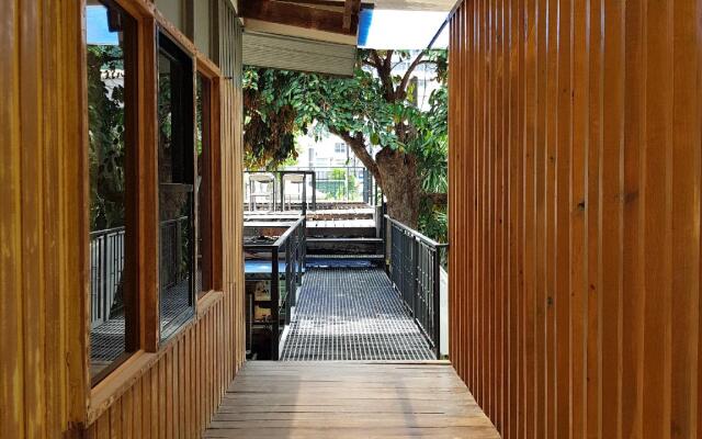 The Flying Fish Hostel Cebu