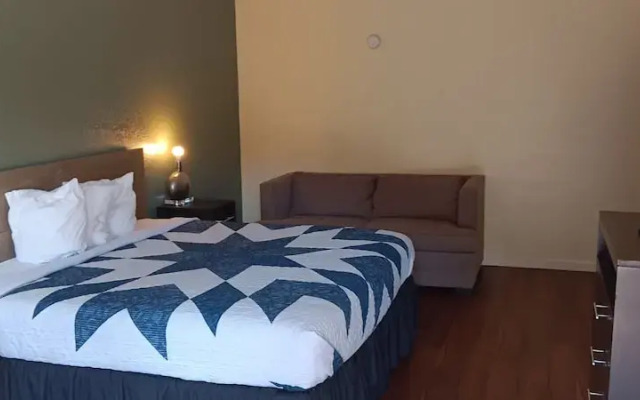 Sunrise Inn & Suites