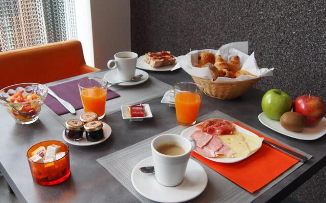 Porte de Versailles Hotel