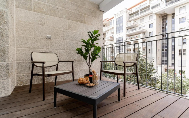 Central and Luxury New 2BR&2Bth - Private Parking
