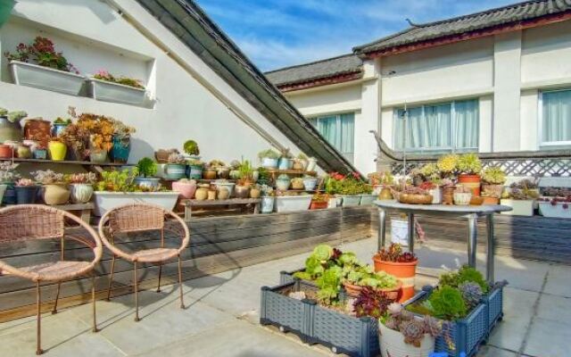 Dali Ruoxianju Bed and Breakfast (Foreigner Street Branch)