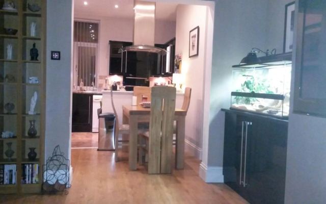 Bonny Colne On The Hill