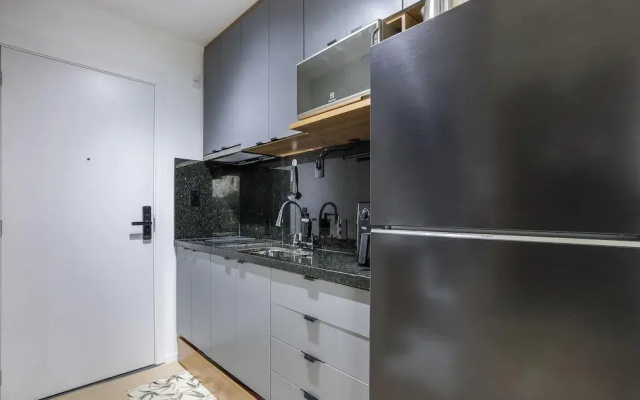 Studio w/ Balcony 850 m From the Subway Msz0504
