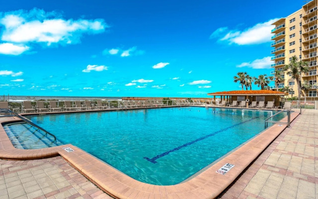 Regatta Beach Club N 913 by Vtrips