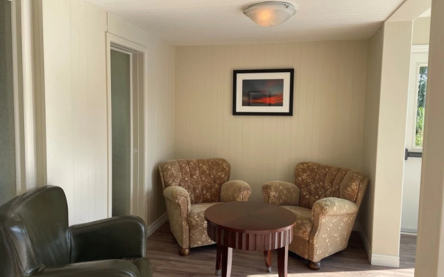 Hessenland Inn & Schatz Winery