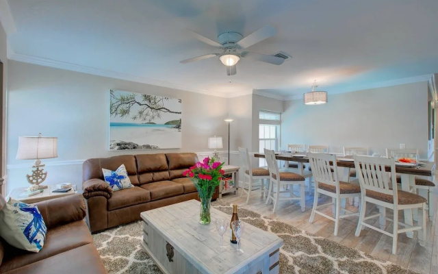 Minorga in Siesta Key Village