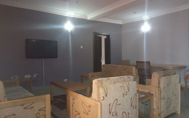 White House Apartment & Suites