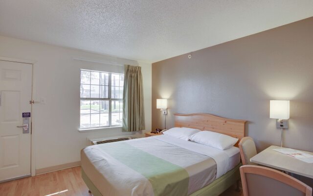 Studio 6-Houston, TX - Northwest Hwy 290