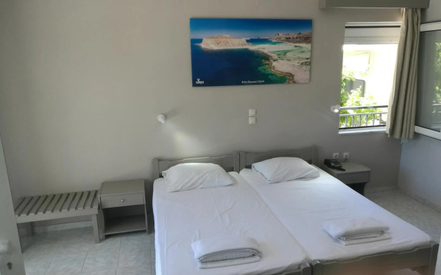 Niriis Hotel