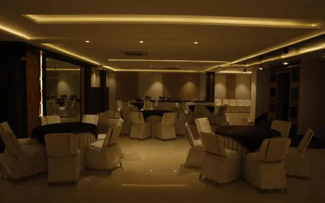 Ka10 SQUARE HOTEL & BANQUETS