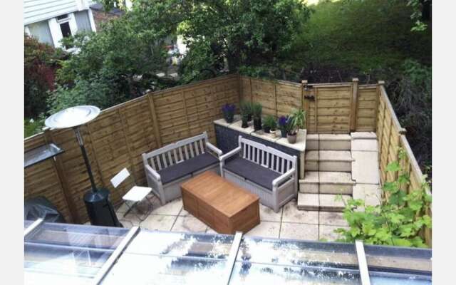 Modern Bright Shoreditch 2-bed Apartment in London