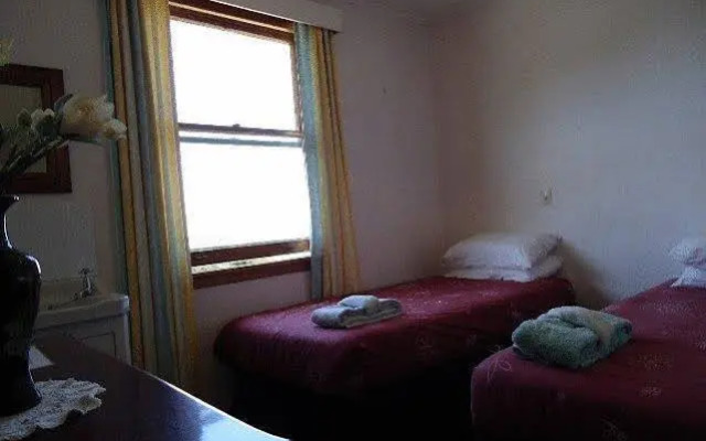The Pier Lodge Bed And Breakfast