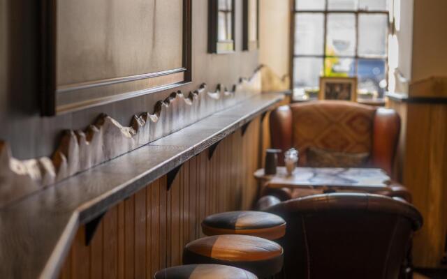 Black Bull Hotel
