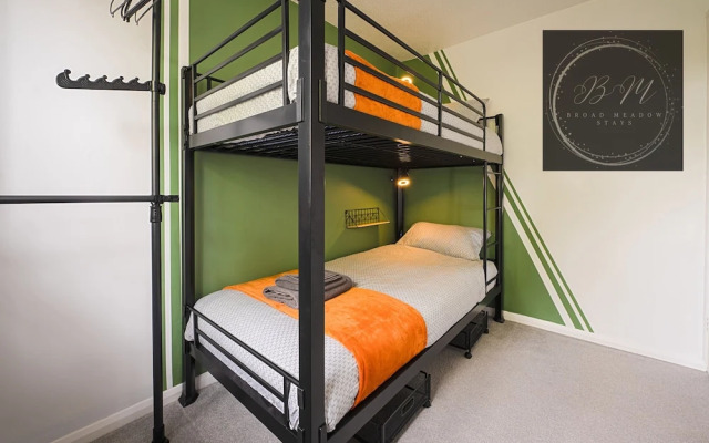 Popular Contractor 2-bed House in Lincoln