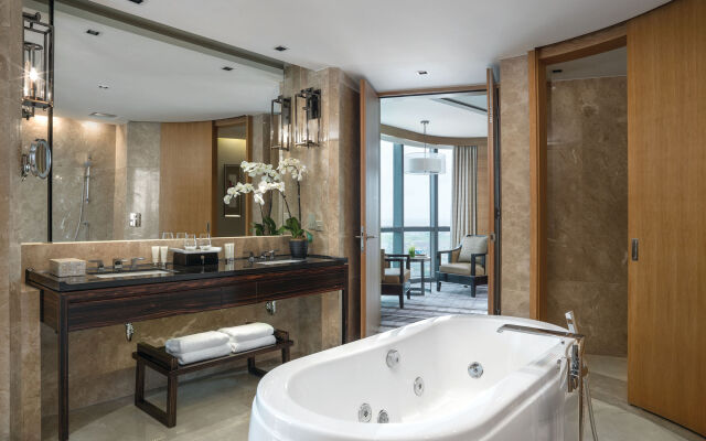 Pullman Haining