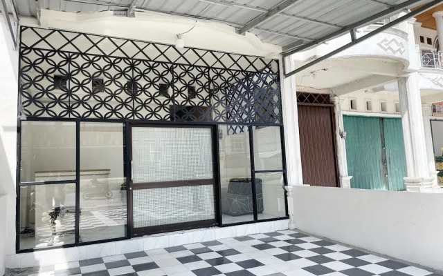 OYO 94343 Mantari Guesthouse