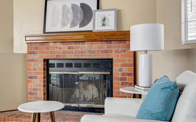 Updated Home Near DIA