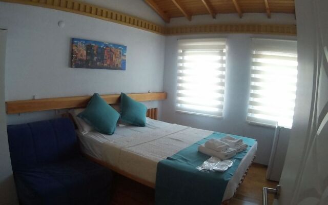 Athenada Otel