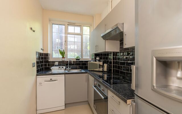 Charming 2 Bedroom Flat in Kensington High Street