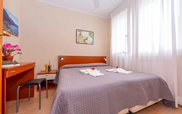 Villa Apartments - Porto Letizia