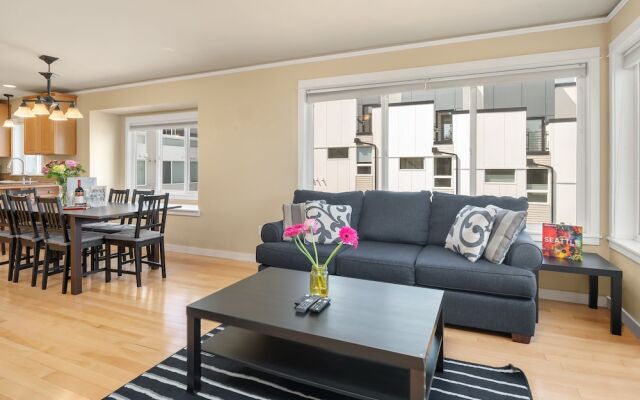 Seattle Vacation Home: Life's A Game