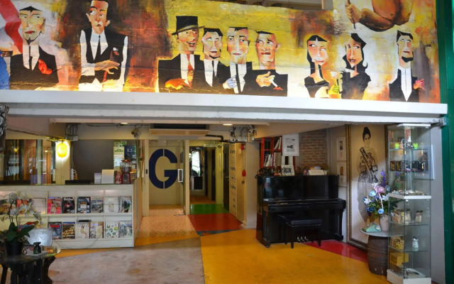 Silom Art Hostel